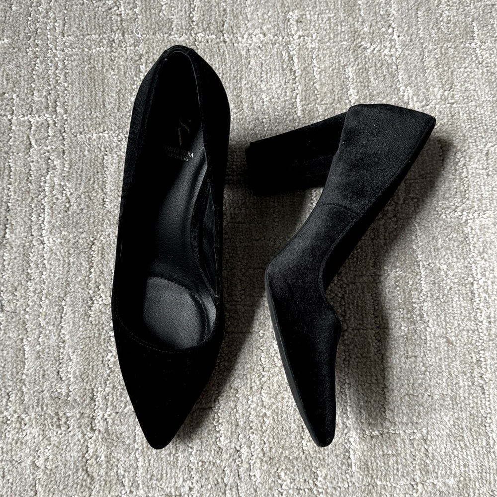 Simply Vera Wang velvet block heel pumps size 7